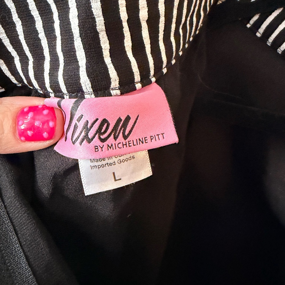 Vixen by Micheline Pitt Black and White Striped Swing Skirt - Picture 3 of 3